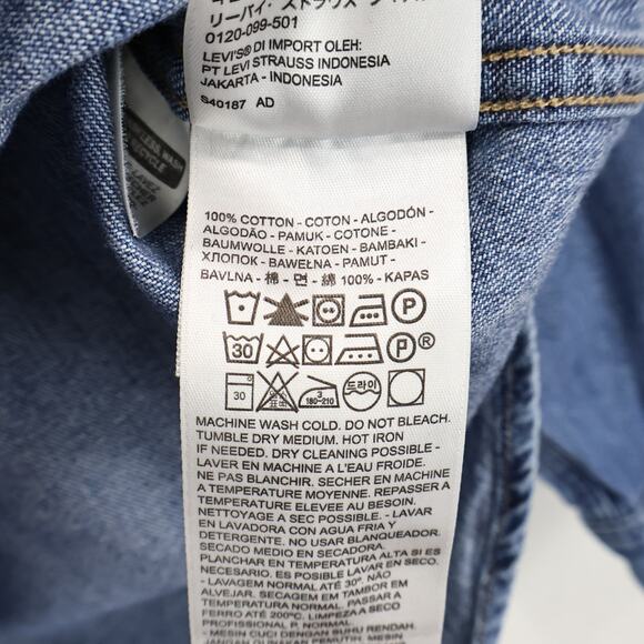 Levi's Women's Iconic Western Denim Shirt Medium Wash Size Small - Picture 9 of 10